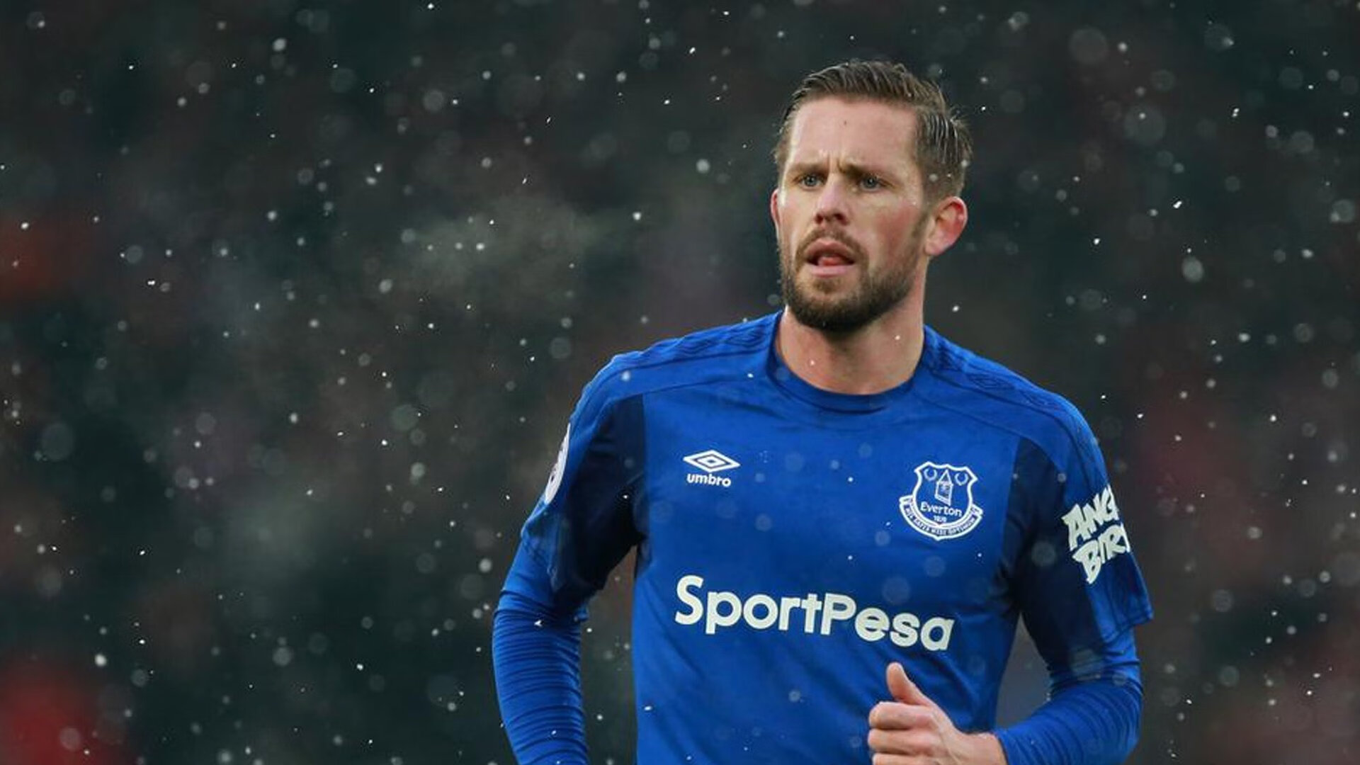 【爱电脑版】中超联赛激战正酣，争冠保级悬念迭起